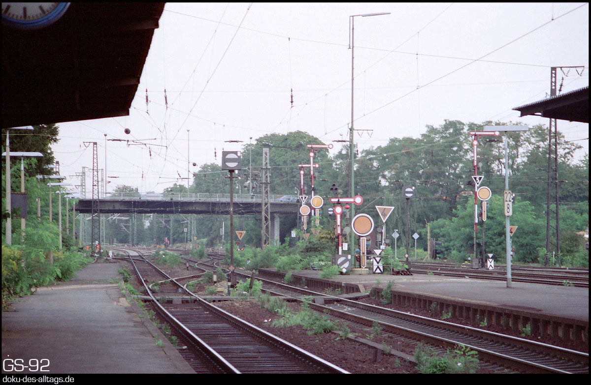 Strecken und Bahnhöfe